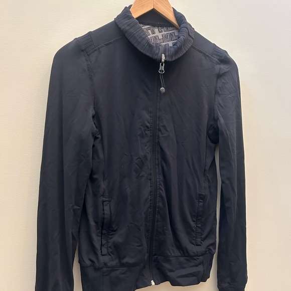 Classic Lululemon Athletica (estimated 2008) reversible full zip light jacket - Picture 2 of 3